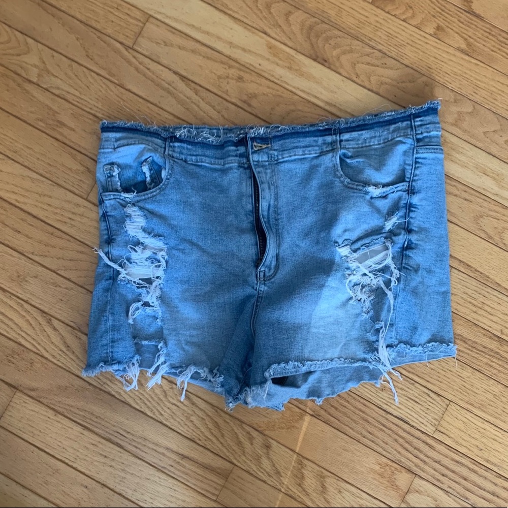 Distressed AE super hi-rise shortie